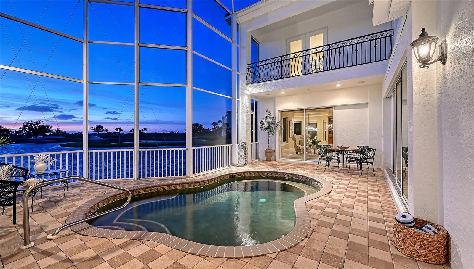 Listing photo id 81 for 7460 Monte Verde