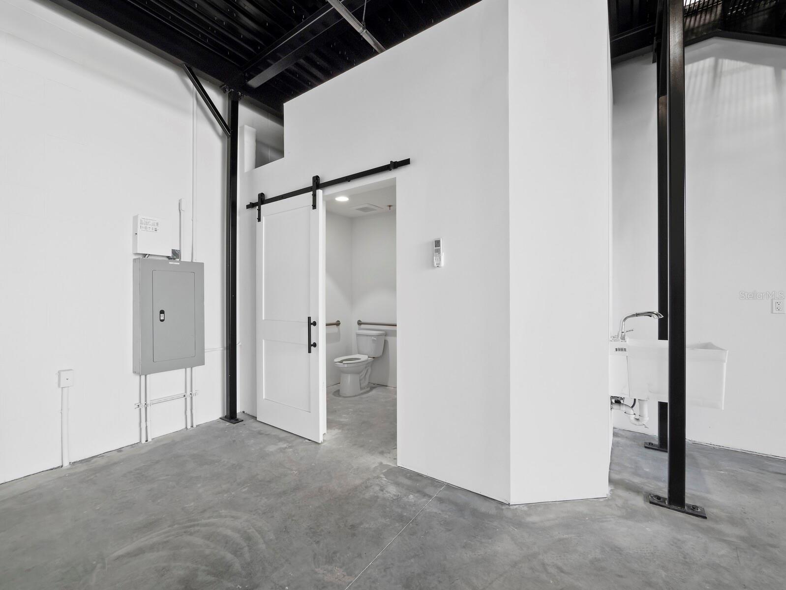 Image 15 of 27 For 6566 Palmer Park Circle 1