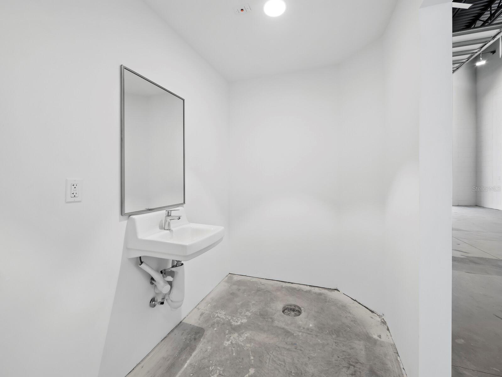 Image 16 of 27 For 6566 Palmer Park Circle 1