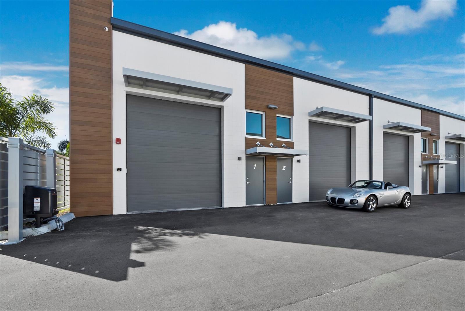 Image 4 of 27 For 6566 Palmer Park Circle 1