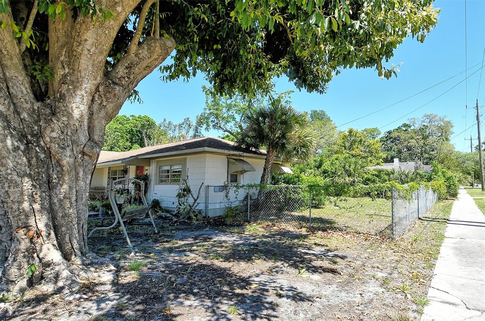 Image 3 of 10 For 1504 Cocoanut Avenue