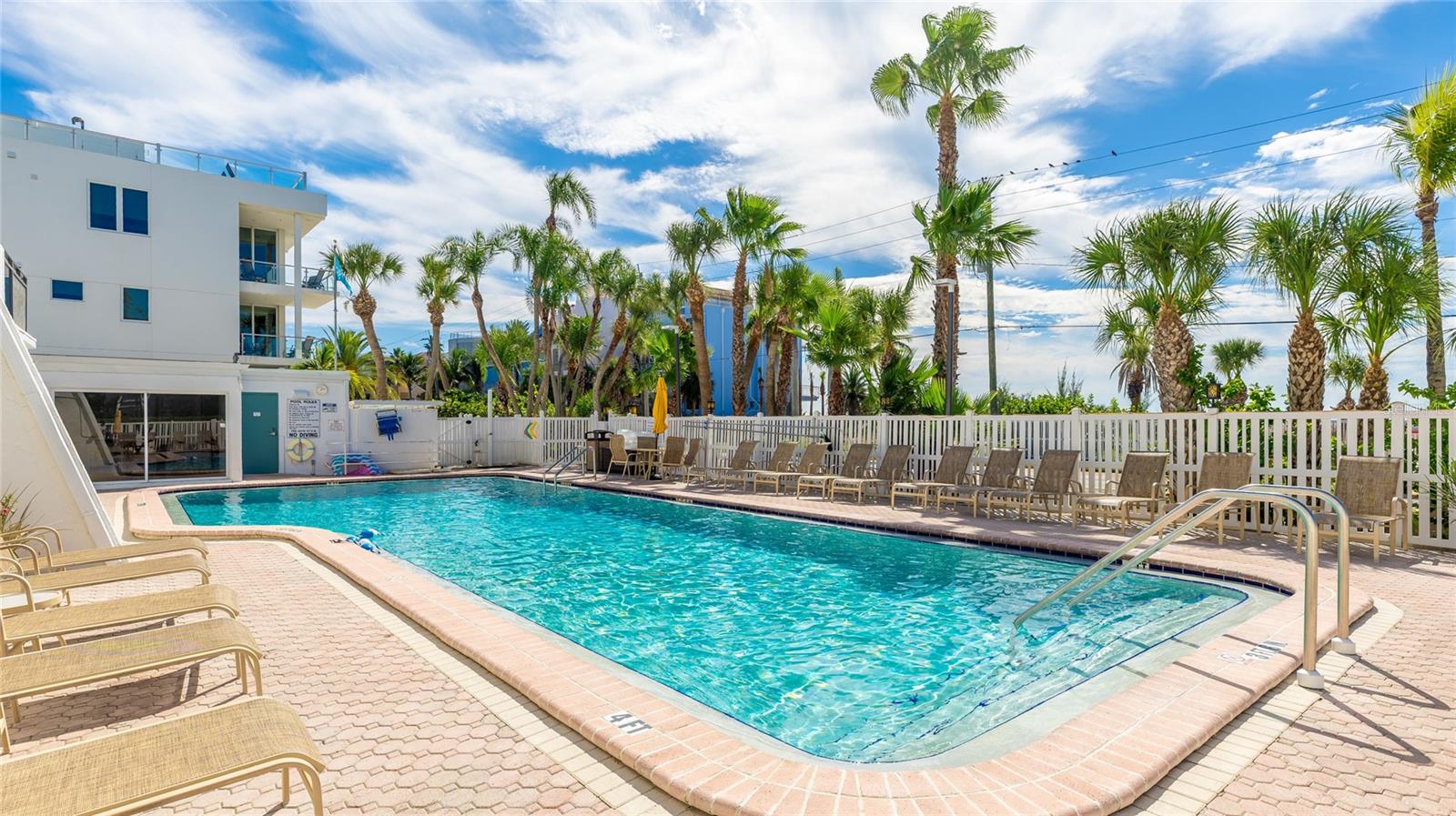 Image 30 of 43 For 625 Beach Road 407