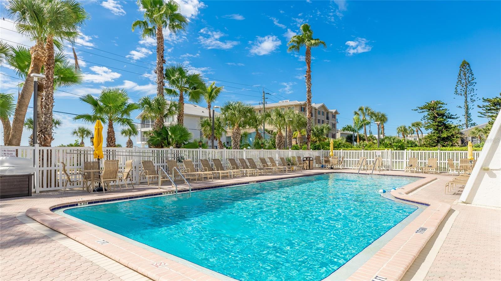 Image 31 of 43 For 625 Beach Road 407