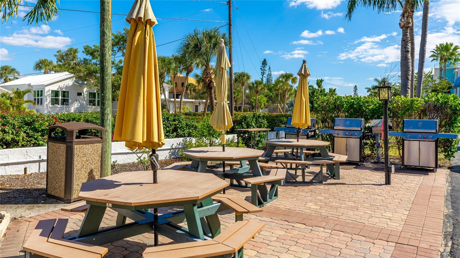 Image 35 of 43 For 625 Beach Road 407