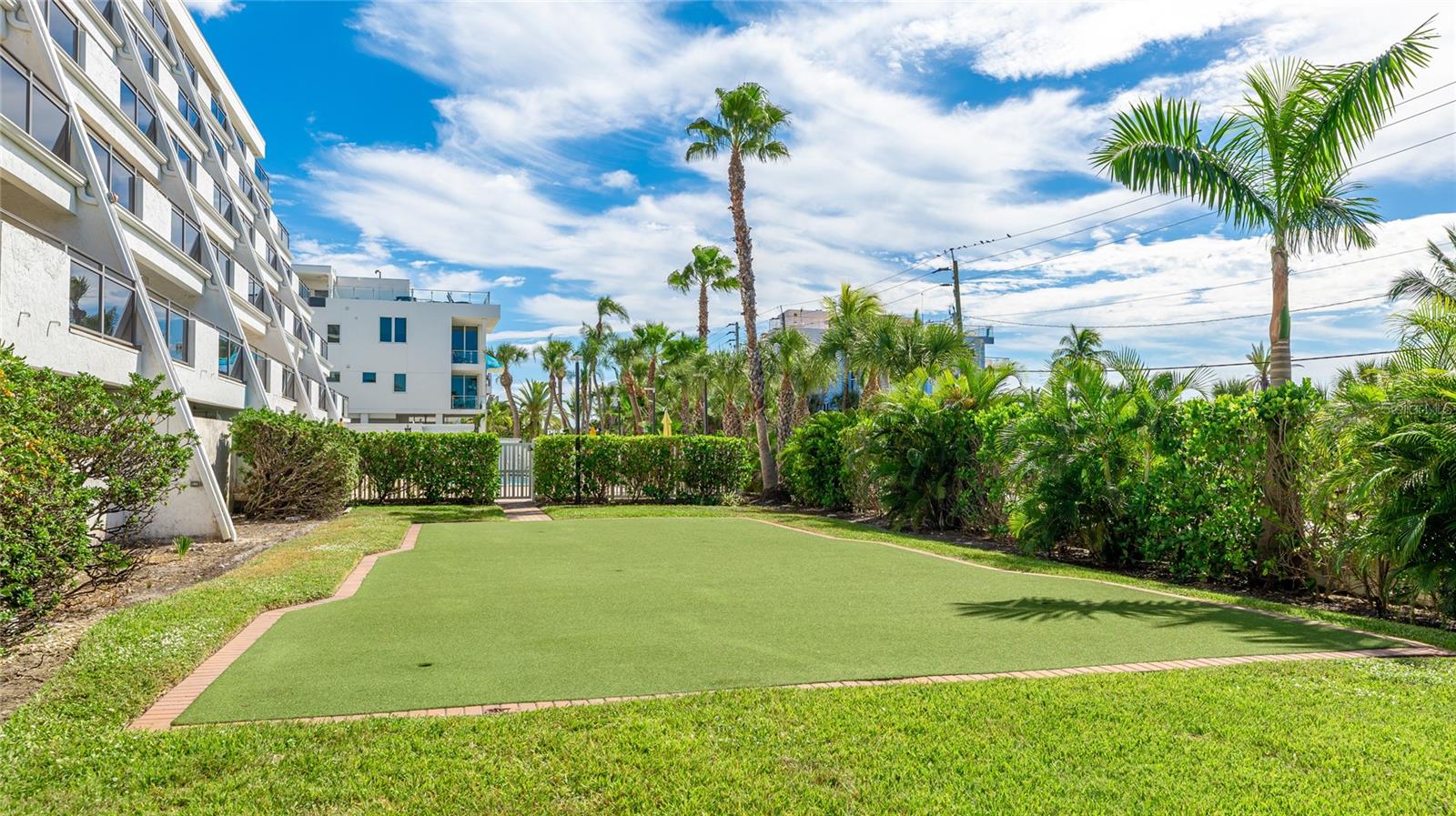 Image 38 of 43 For 625 Beach Road 407