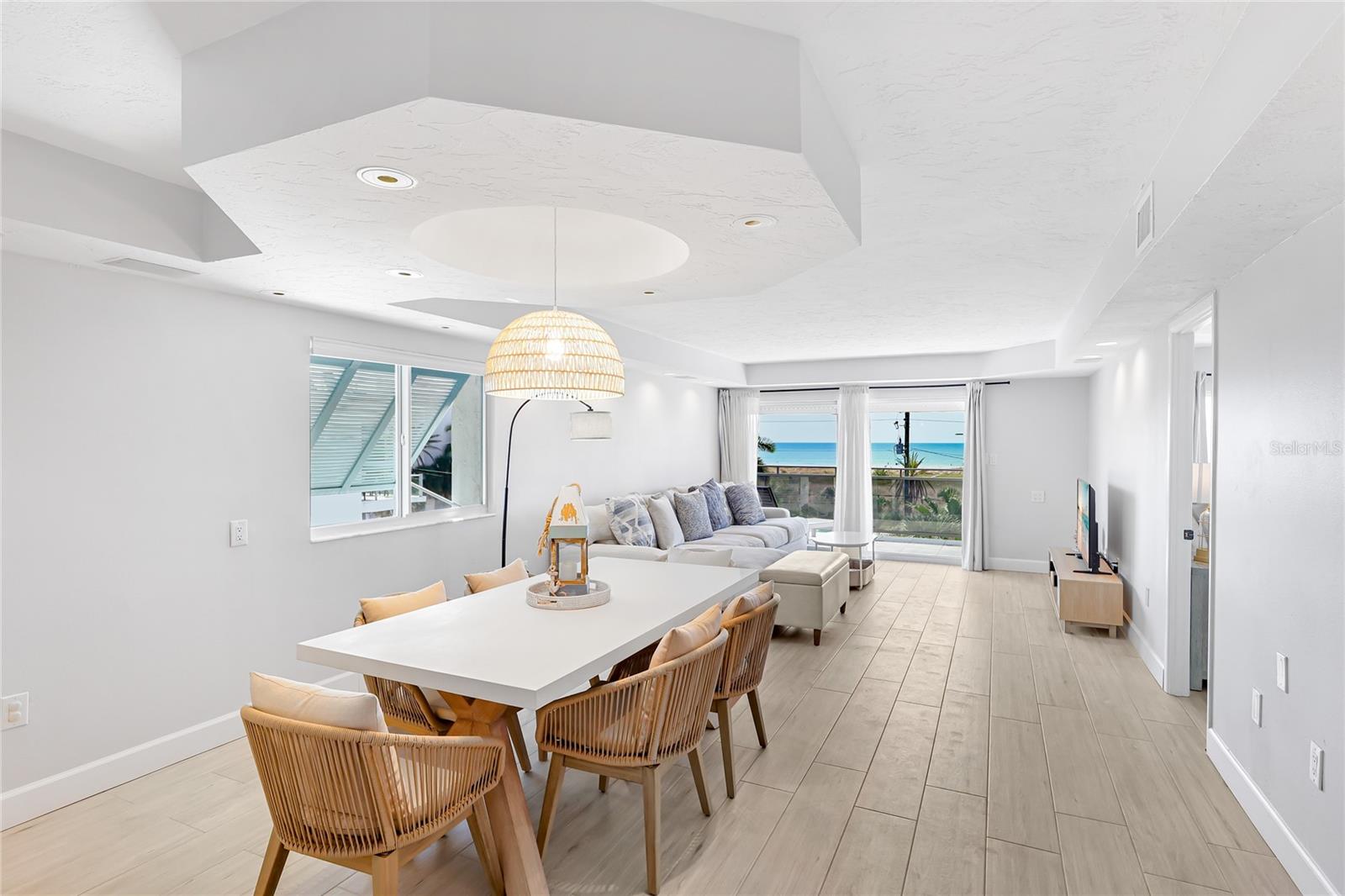 Image 4 of 43 For 625 Beach Road 407