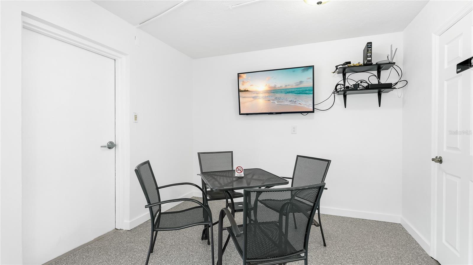 Image 41 of 43 For 625 Beach Road 407