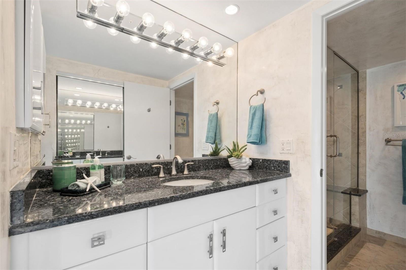 Image 22 of 42 For 1212 Benjamin Franklin Drive 901