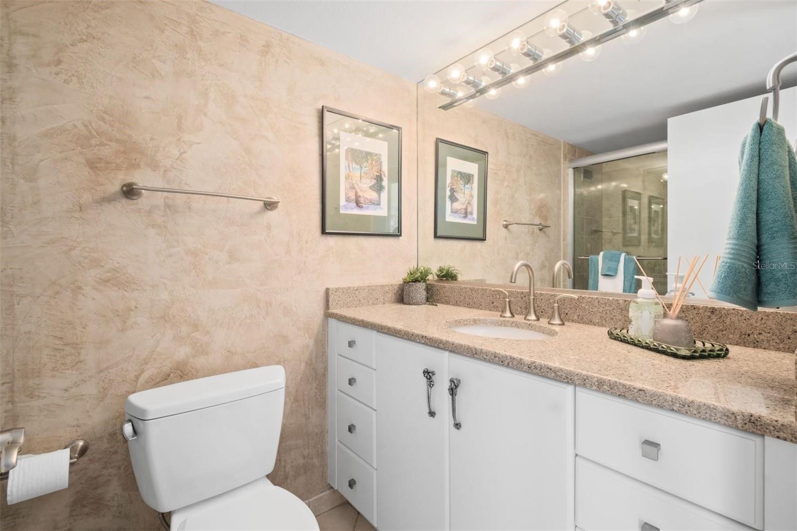 Image 25 of 42 For 1212 Benjamin Franklin Drive 901