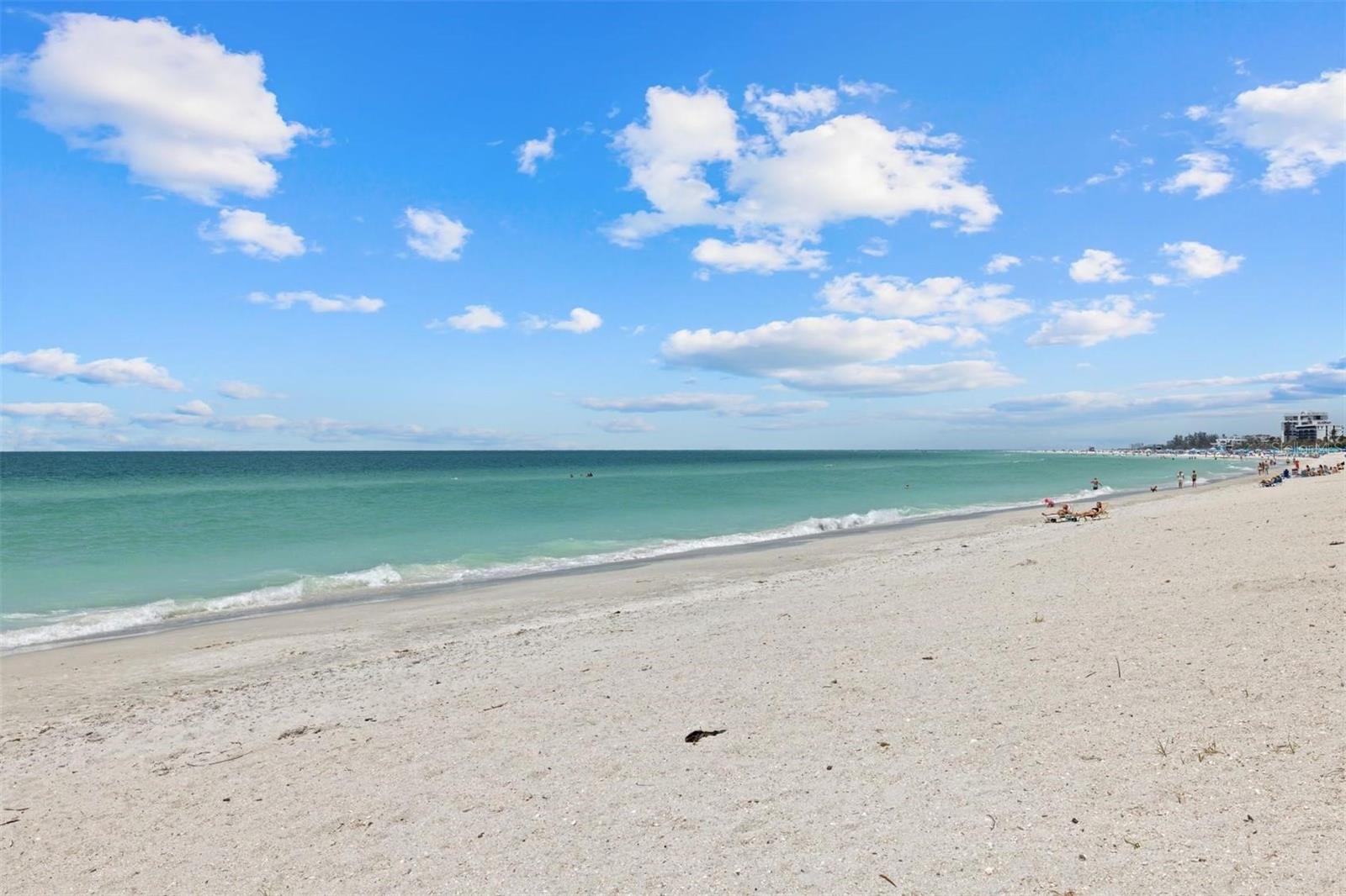 Image 7 of 42 For 1212 Benjamin Franklin Drive 901