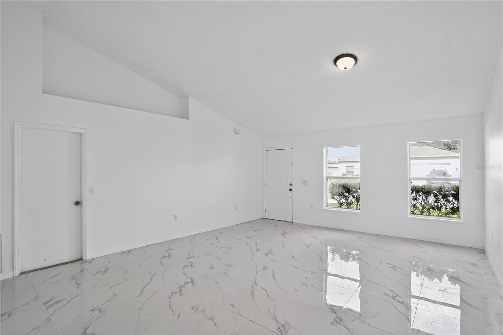 Image 12 of 30 For 1118 Perpignan Court