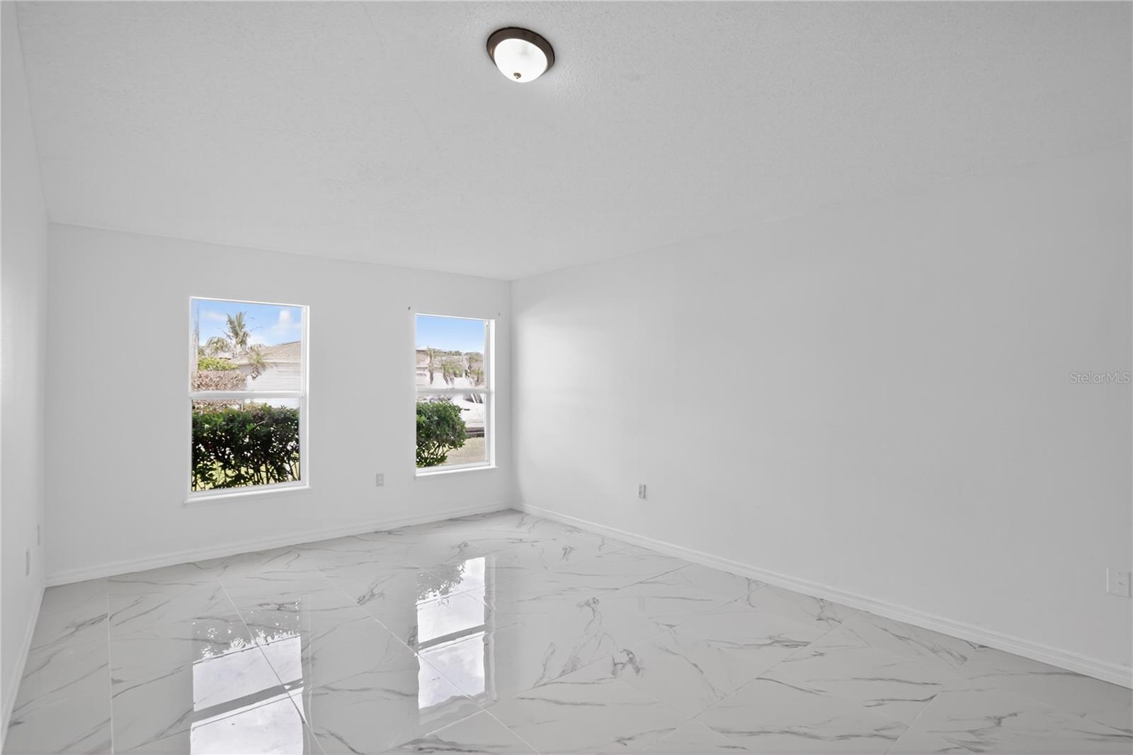 Image 4 of 30 For 1118 Perpignan Court