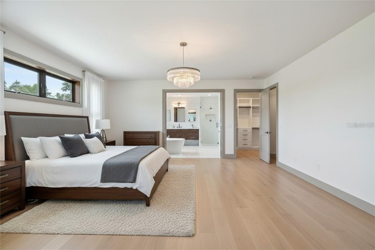 Image 12 of 19 For 189 Cummins Avenue Ne