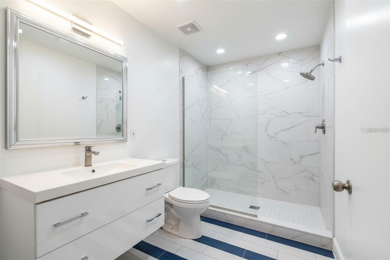 Image 14 of 19 For 189 Cummins Avenue Ne