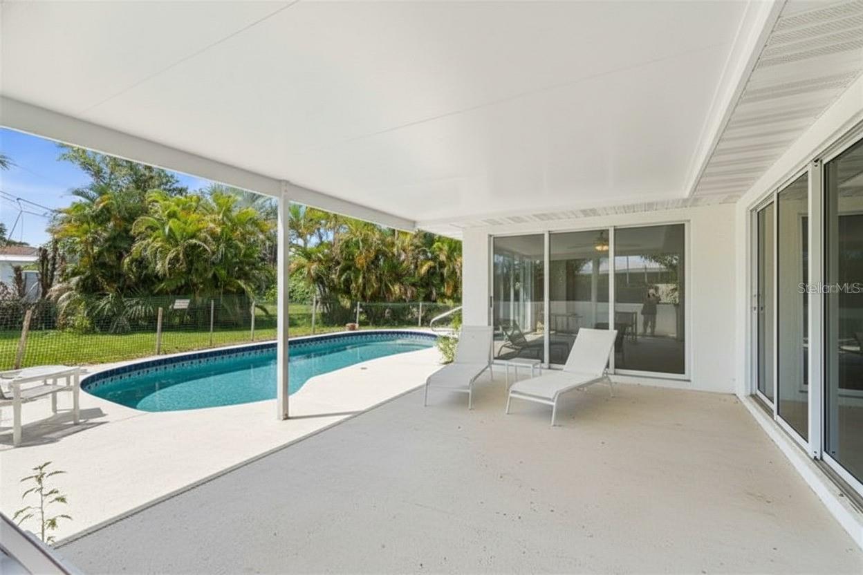 Image 17 of 19 For 189 Cummins Avenue Ne