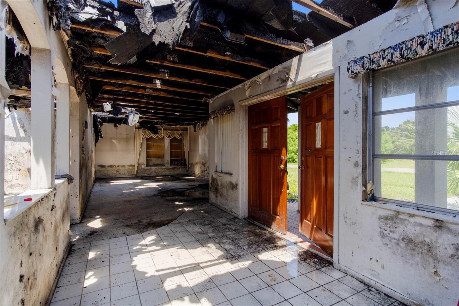 Image 3 of 19 For 189 Cummins Avenue Ne