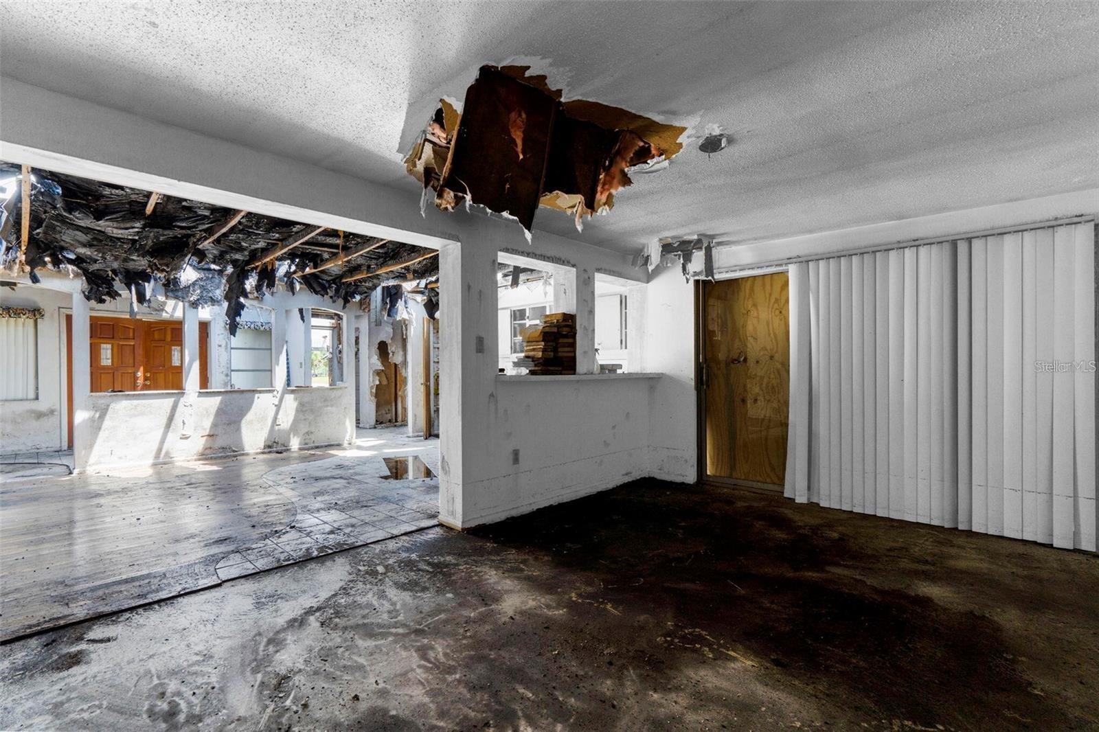 Image 4 of 19 For 189 Cummins Avenue Ne