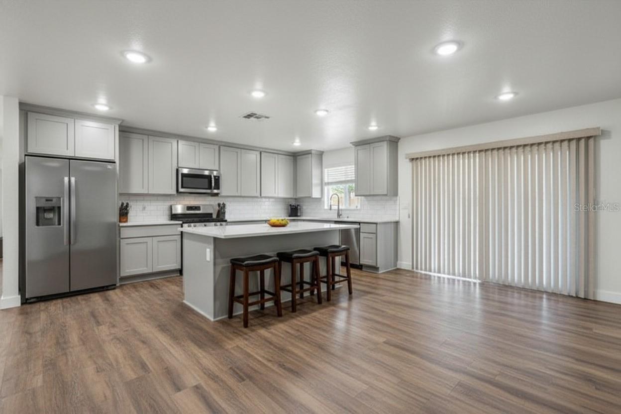 Image 7 of 19 For 189 Cummins Avenue Ne