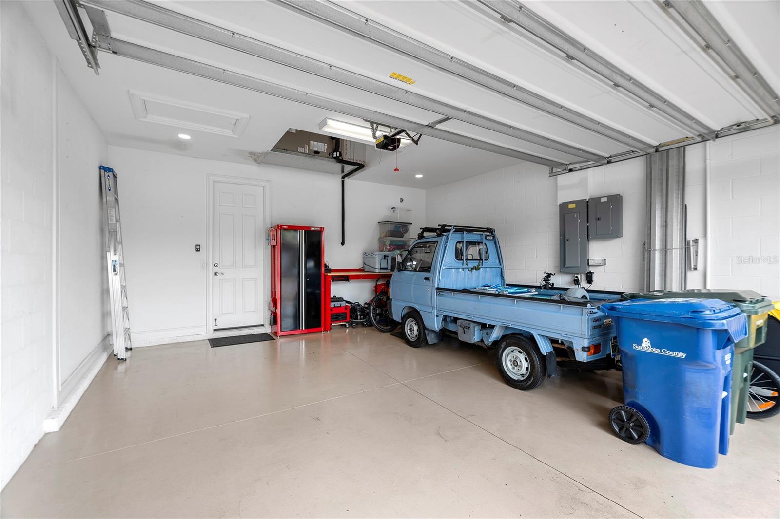 Image 33 of 41 For 1015 Bluffwood Drive