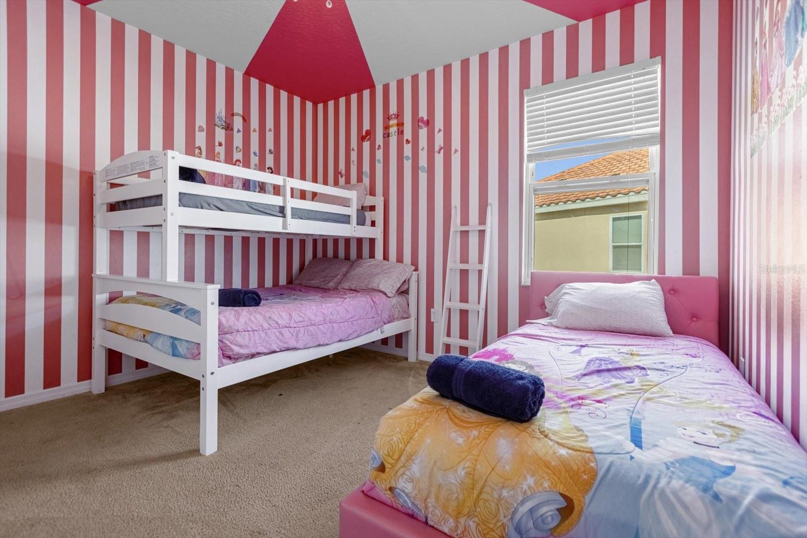 Image 12 of 39 For 6020 Oak Green Loop