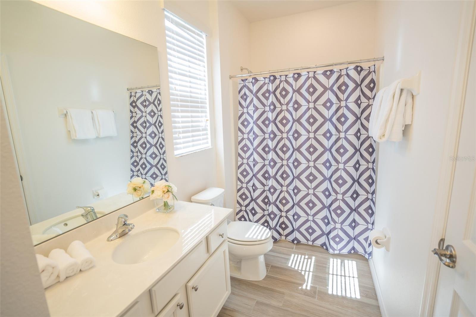 Image 22 of 39 For 6020 Oak Green Loop