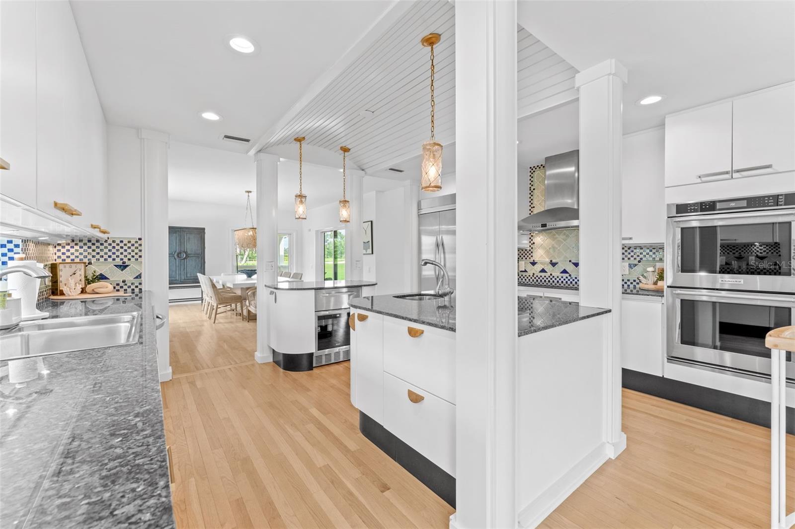 Image 24 of 55 For 991 Longboat Club Road