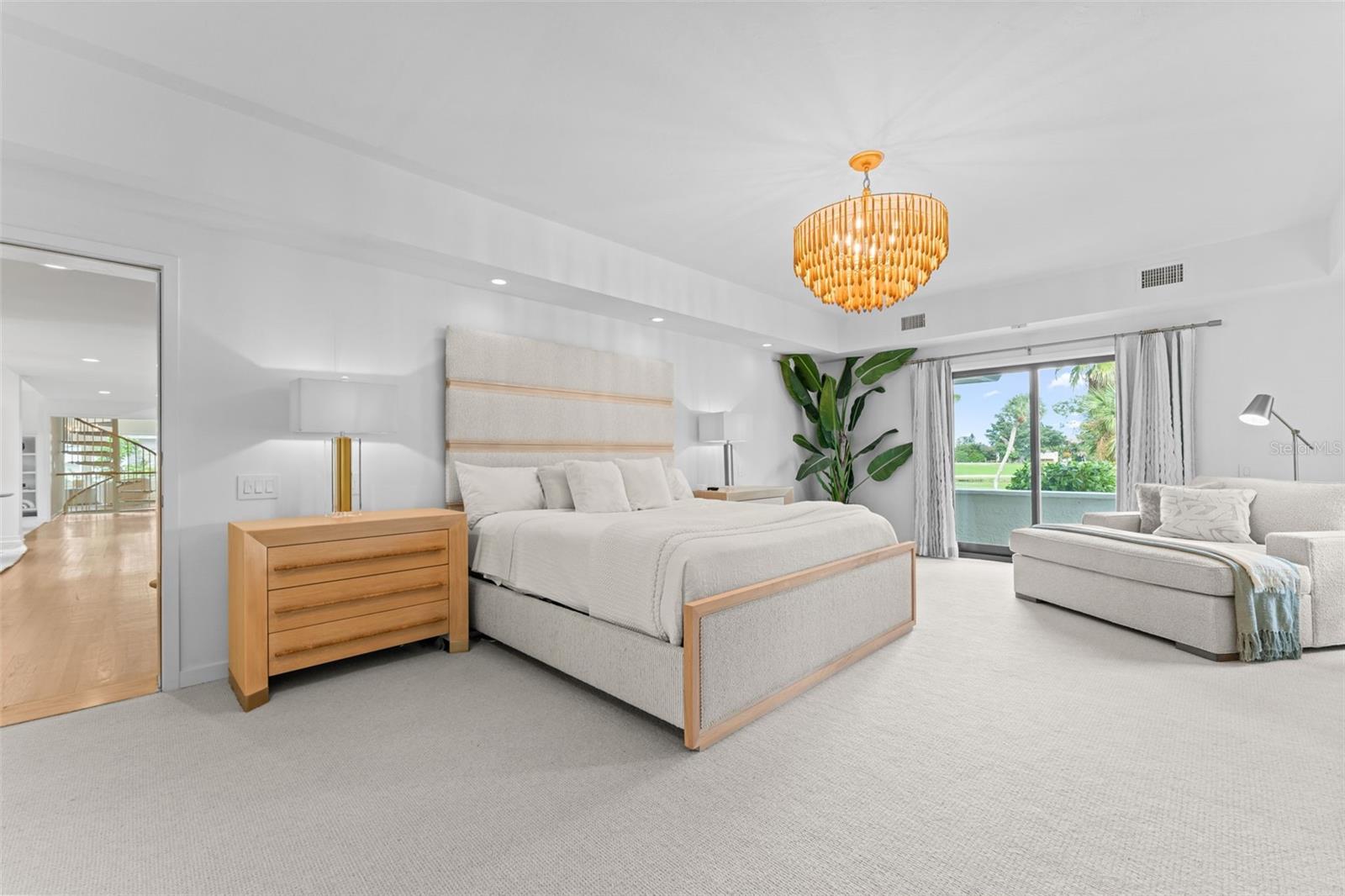 Image 31 of 55 For 991 Longboat Club Road