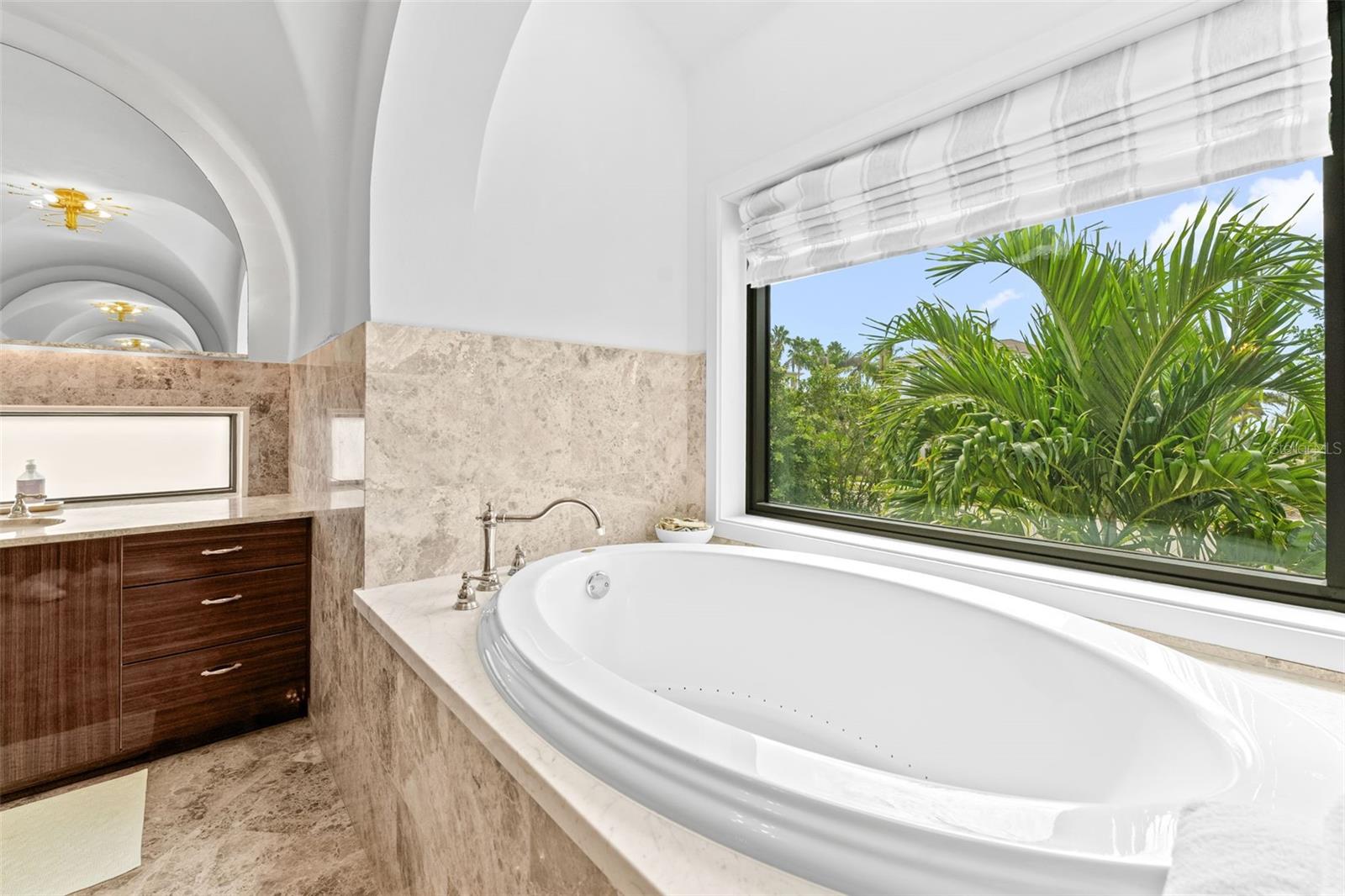 Image 35 of 55 For 991 Longboat Club Road