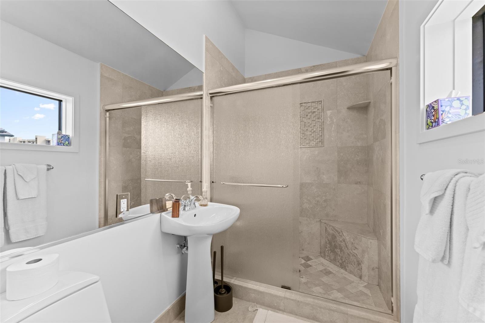 Image 42 of 55 For 991 Longboat Club Road