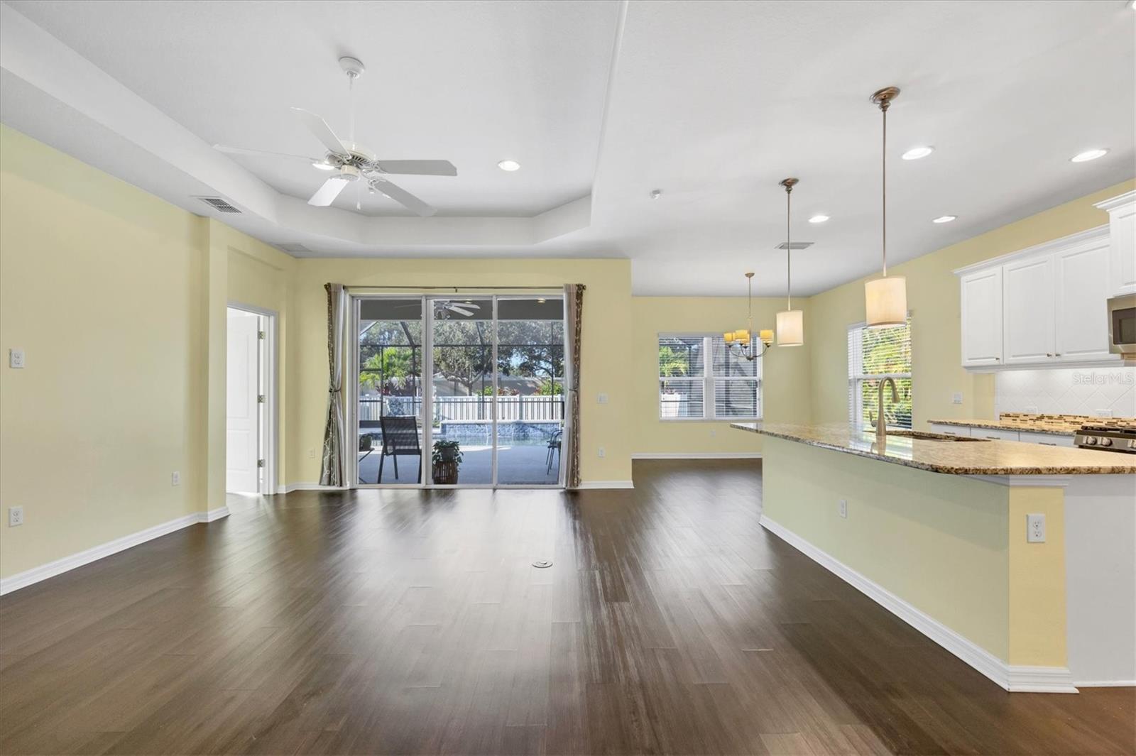 Image 12 of 53 For 7040 White Willow Court