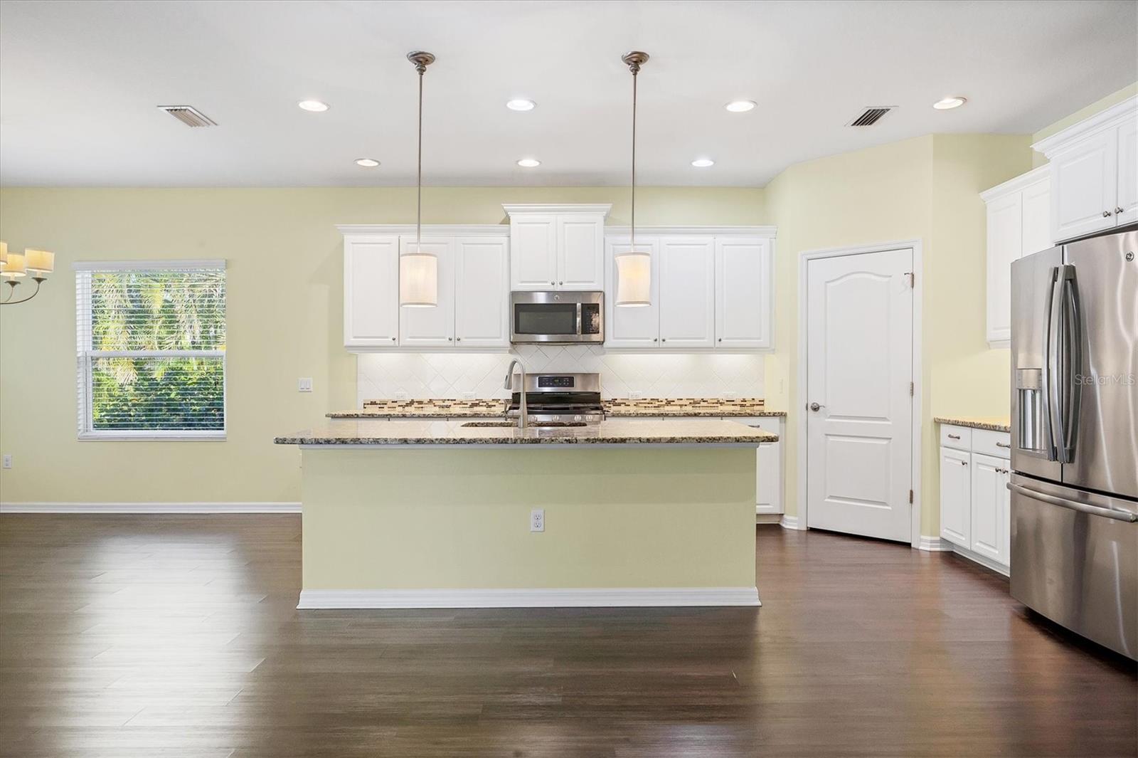 Image 16 of 53 For 7040 White Willow Court