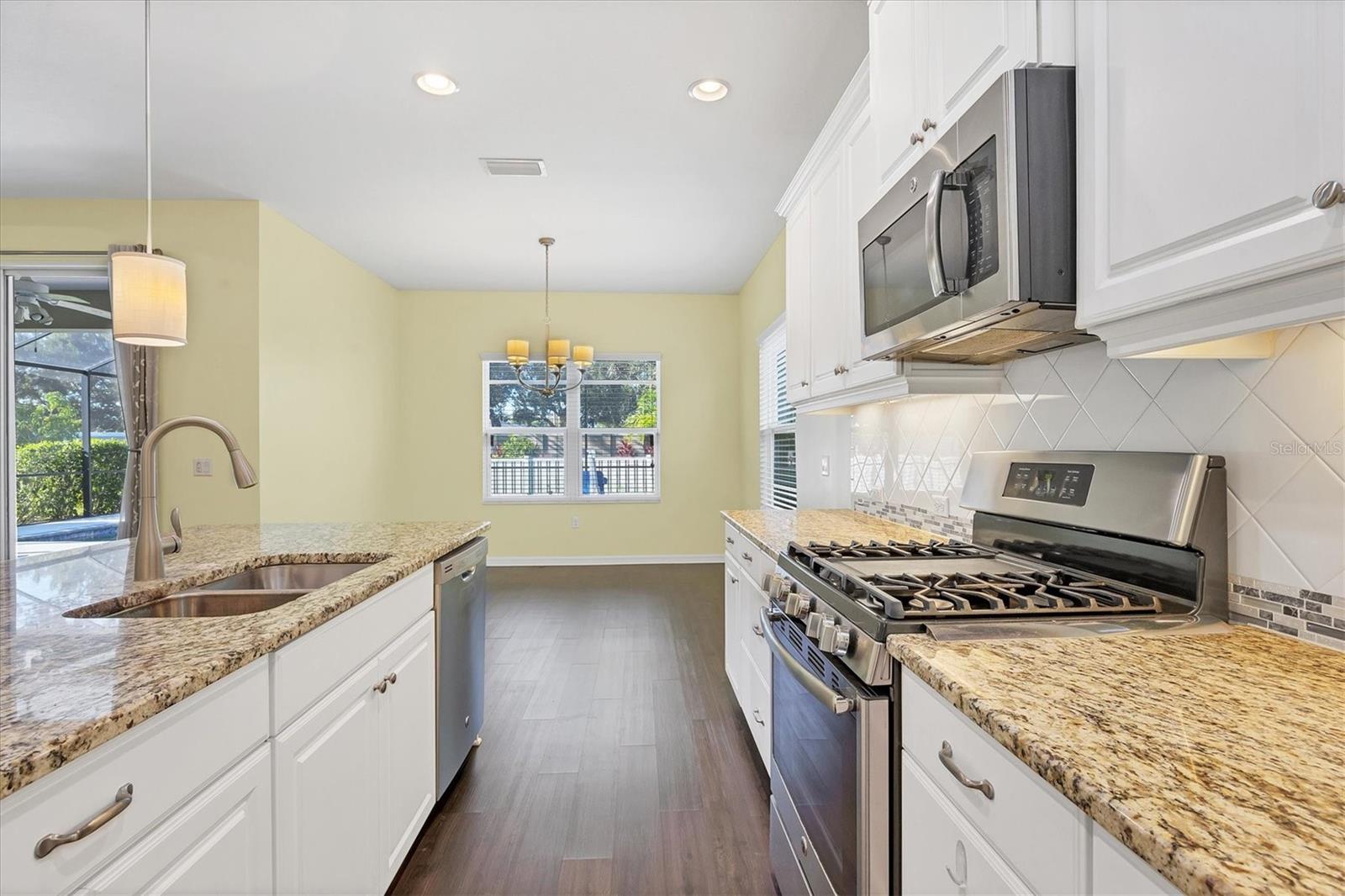 Image 19 of 53 For 7040 White Willow Court