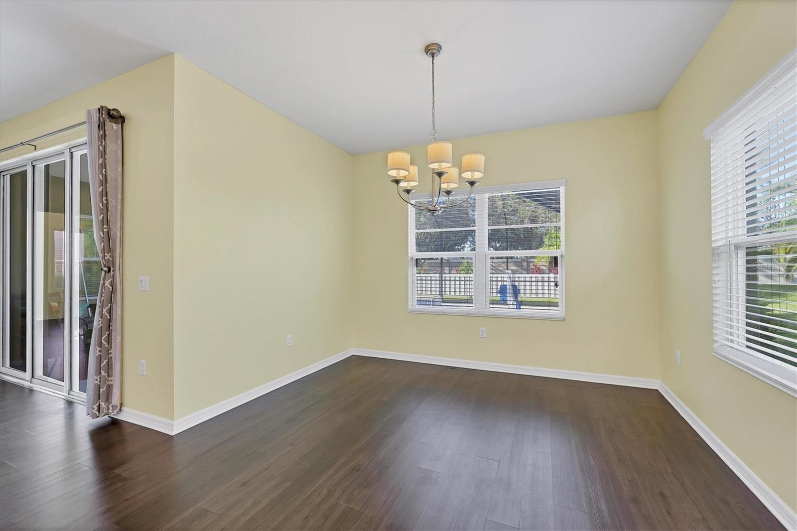 Image 21 of 53 For 7040 White Willow Court