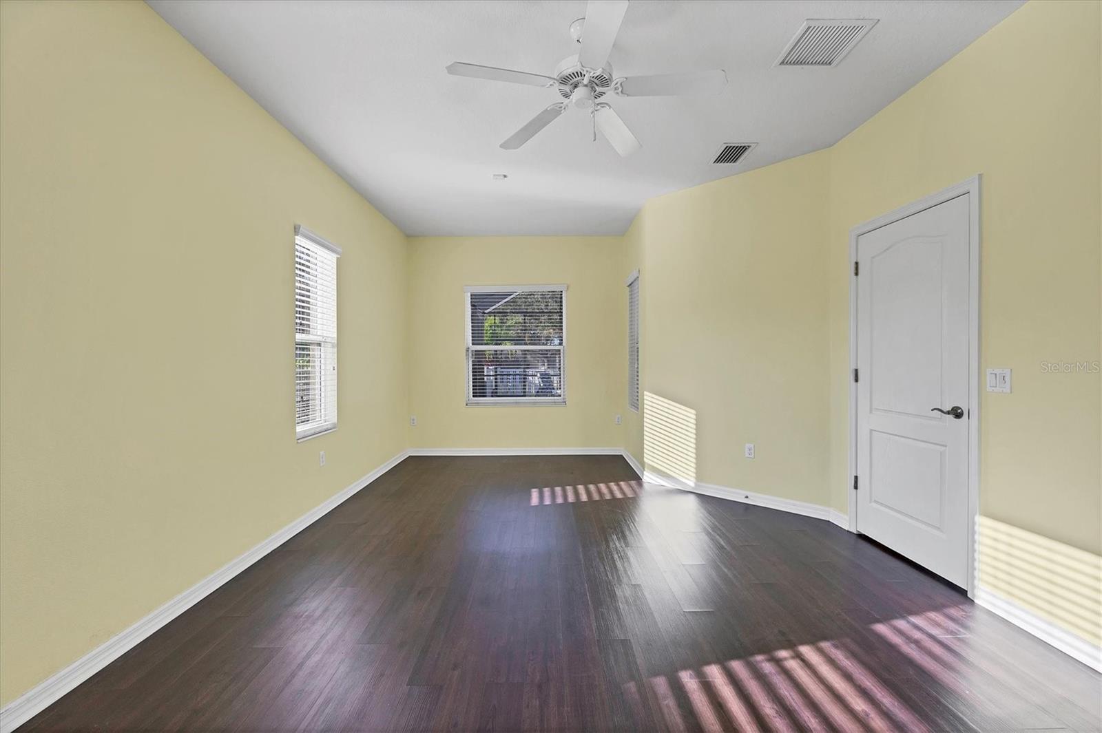 Image 23 of 53 For 7040 White Willow Court