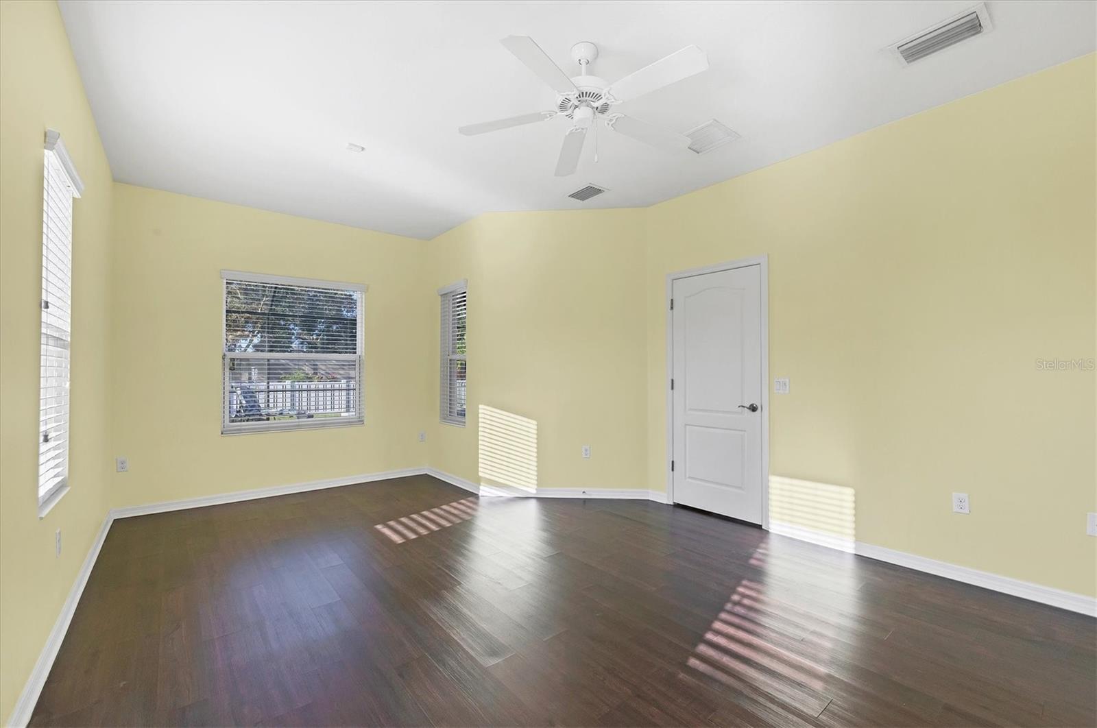 Image 25 of 53 For 7040 White Willow Court