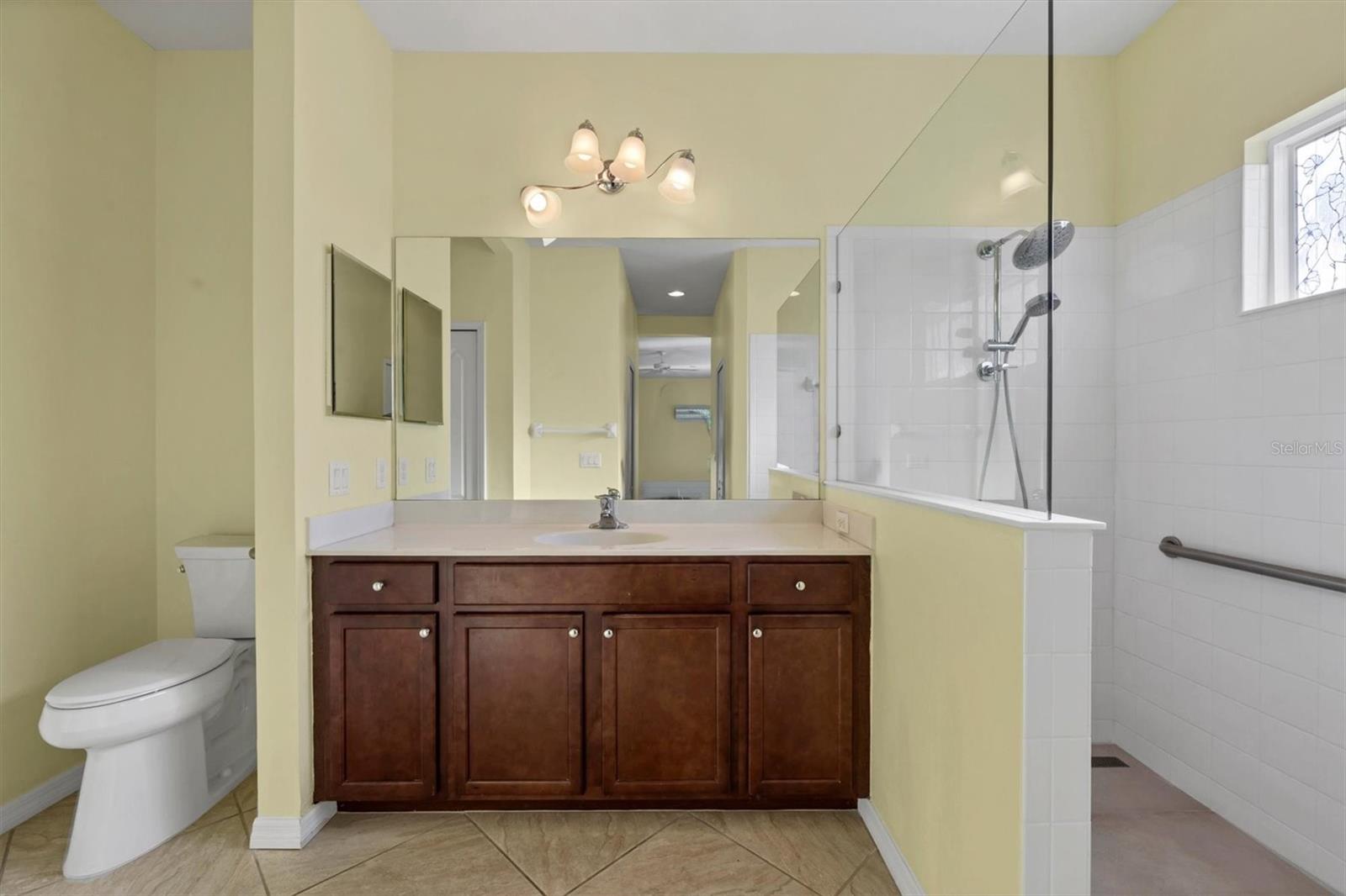 Image 26 of 53 For 7040 White Willow Court