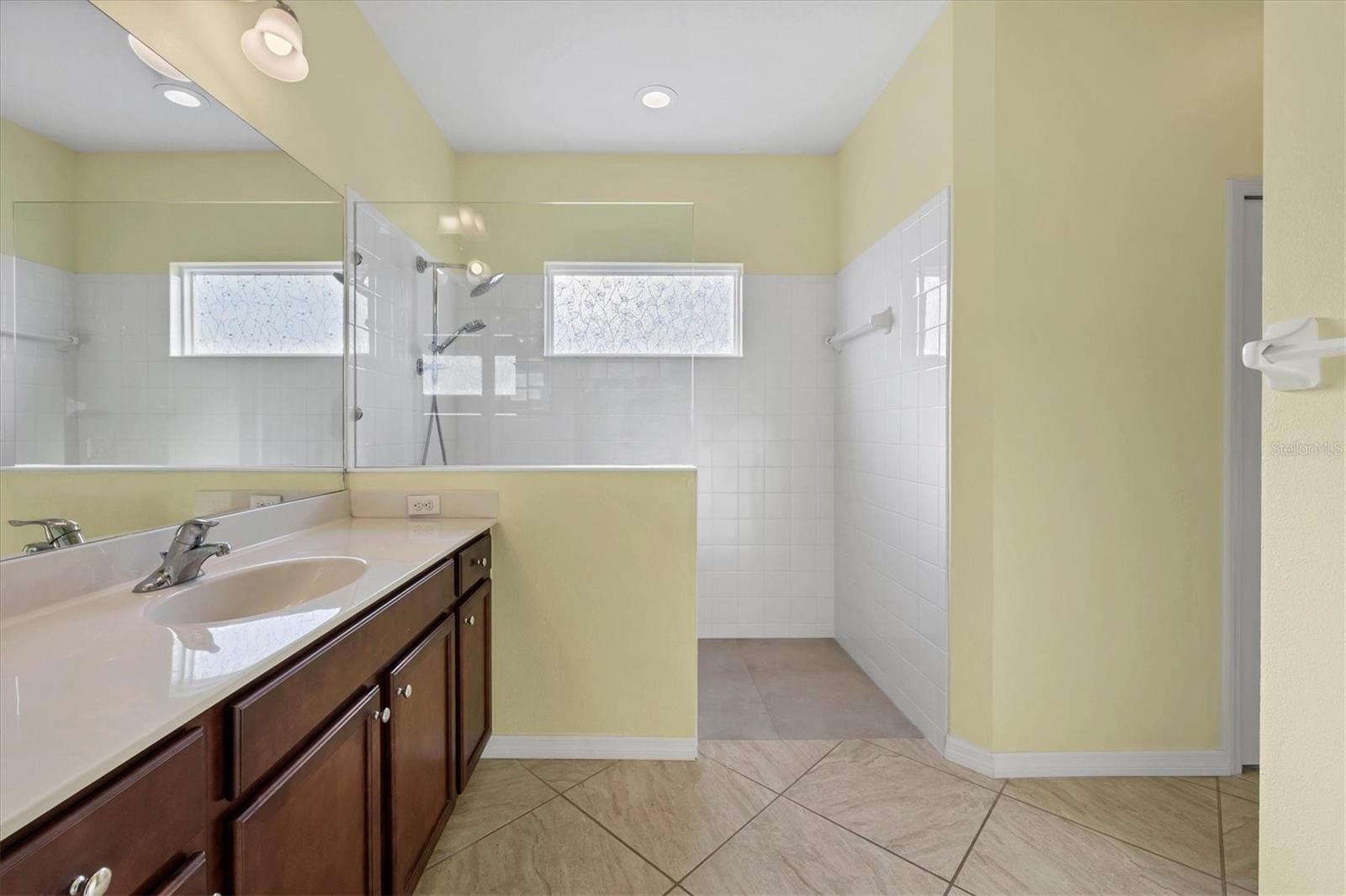Image 27 of 53 For 7040 White Willow Court