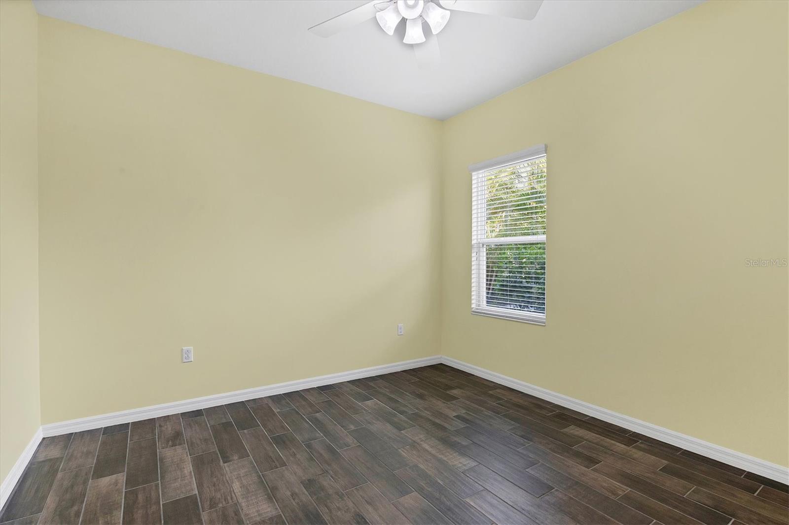 Image 32 of 53 For 7040 White Willow Court