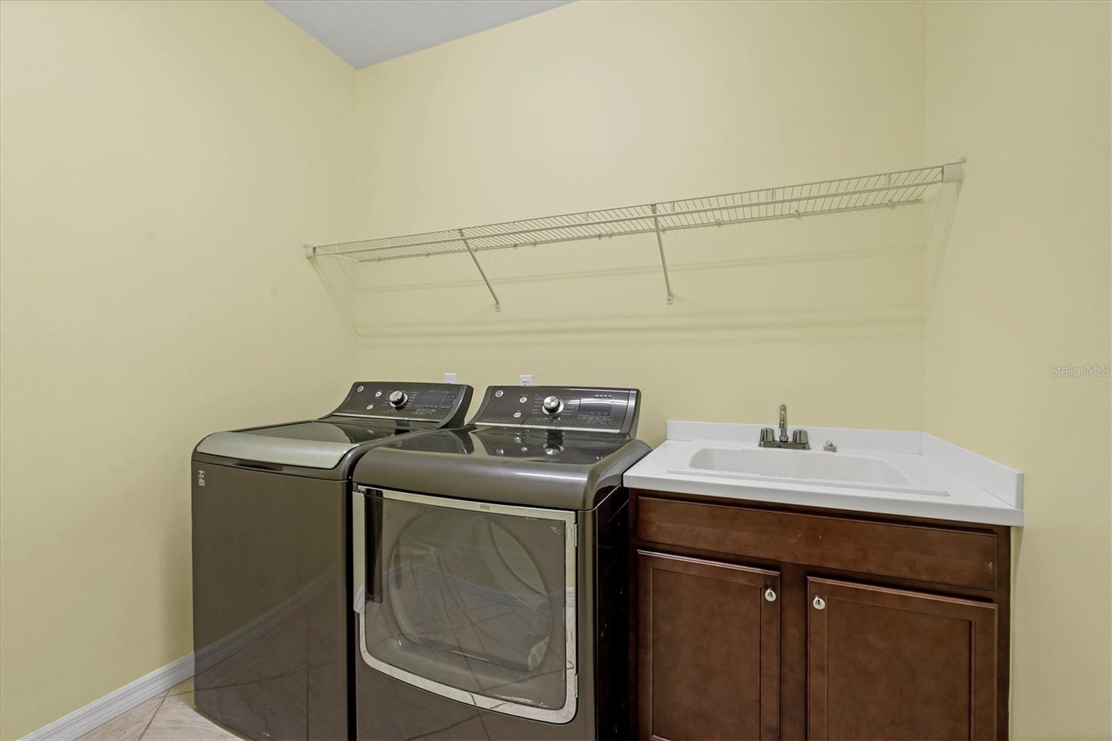 Image 34 of 53 For 7040 White Willow Court