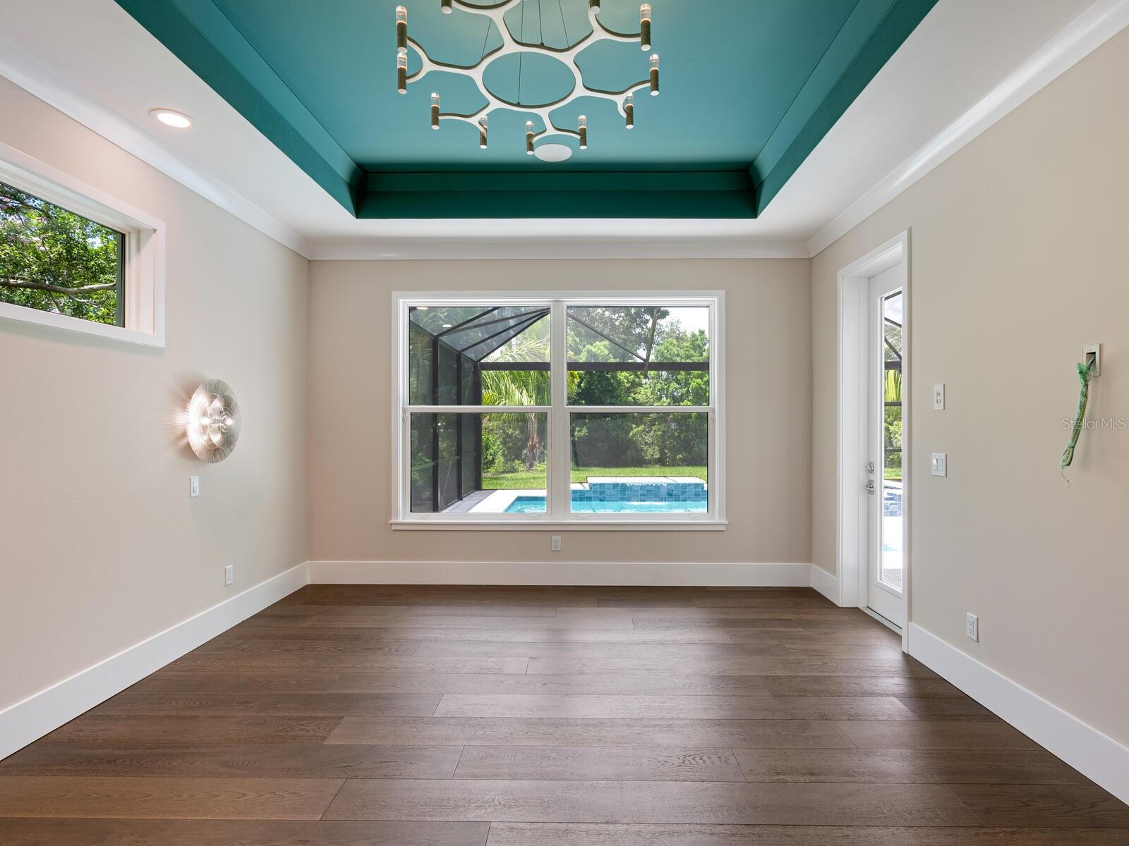 Image 19 of 58 For 1637 Hyde Park Street