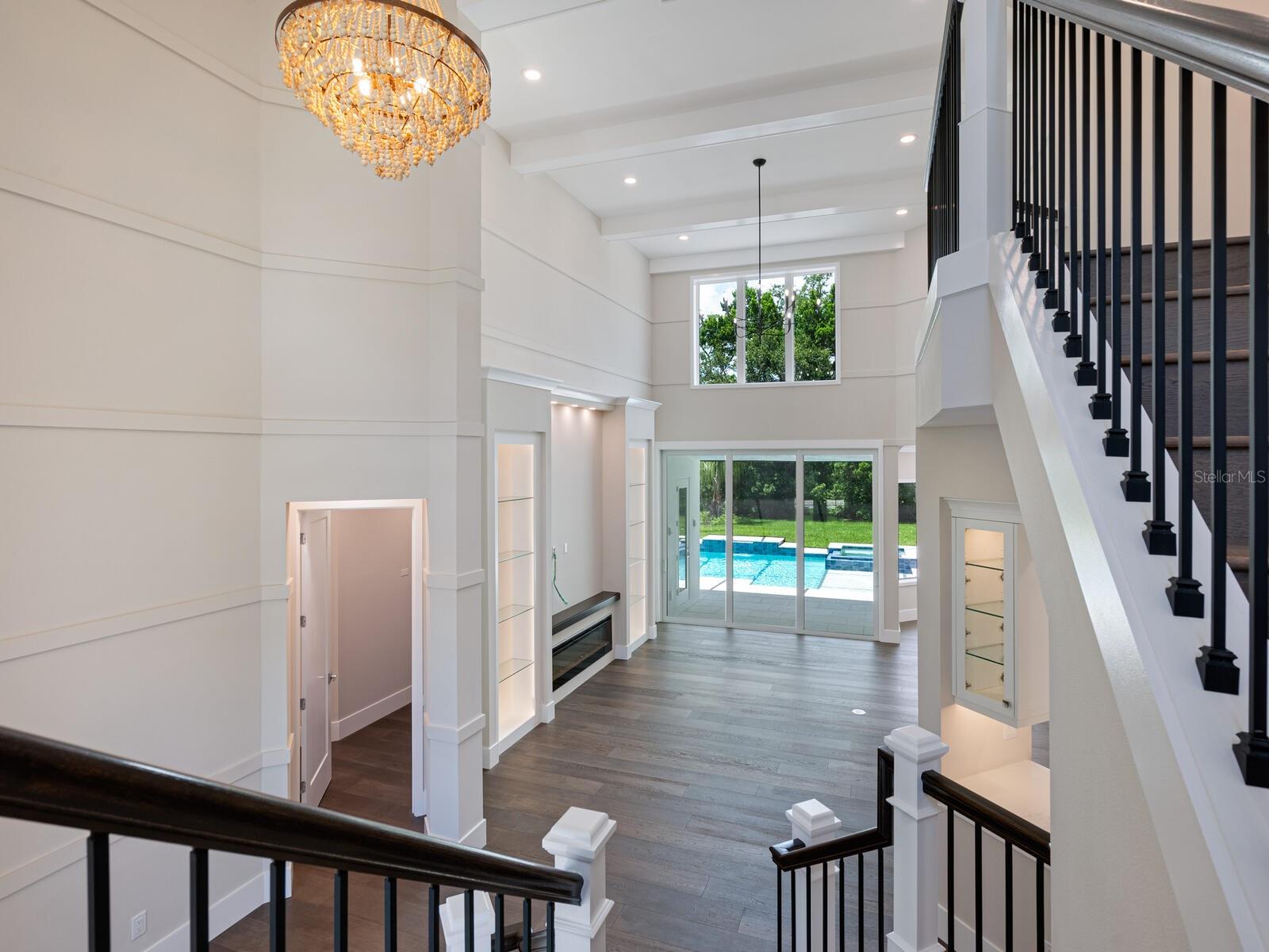 Image 33 of 58 For 1637 Hyde Park Street