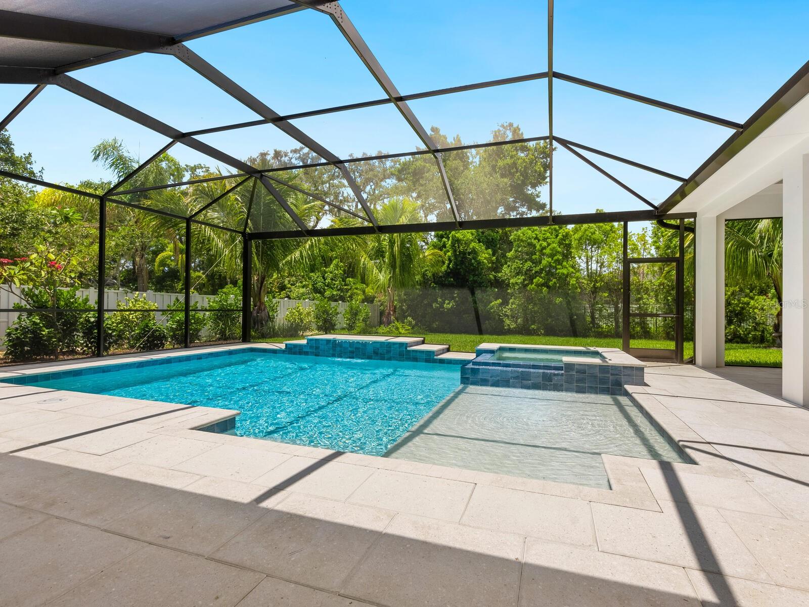 Image 38 of 58 For 1637 Hyde Park Street