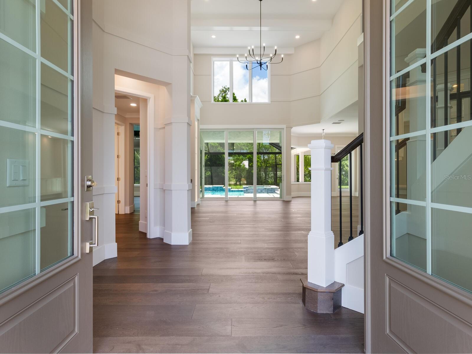 Image 4 of 58 For 1637 Hyde Park Street