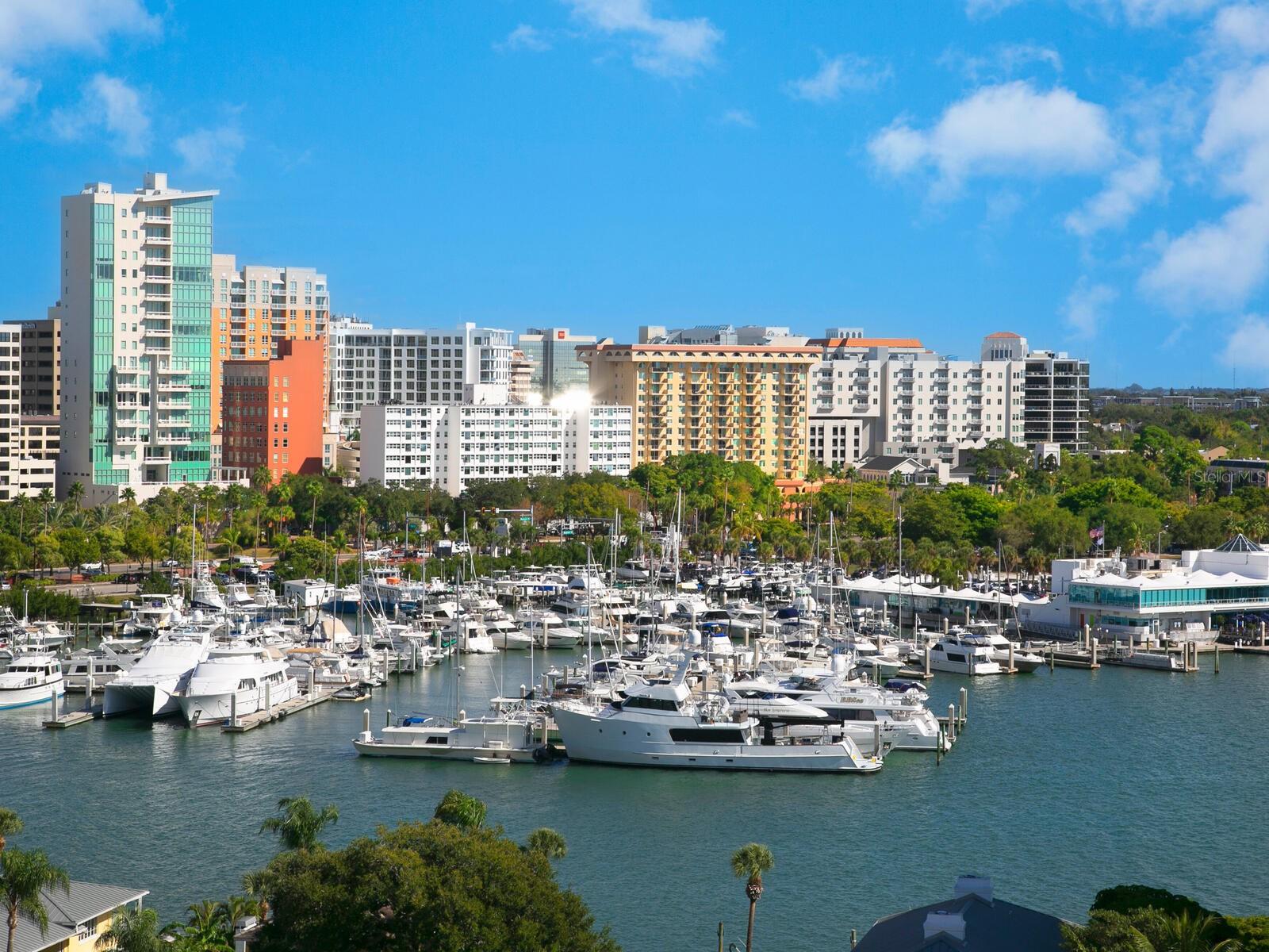 Image 15 of 32 For 1821 Lincoln Drive