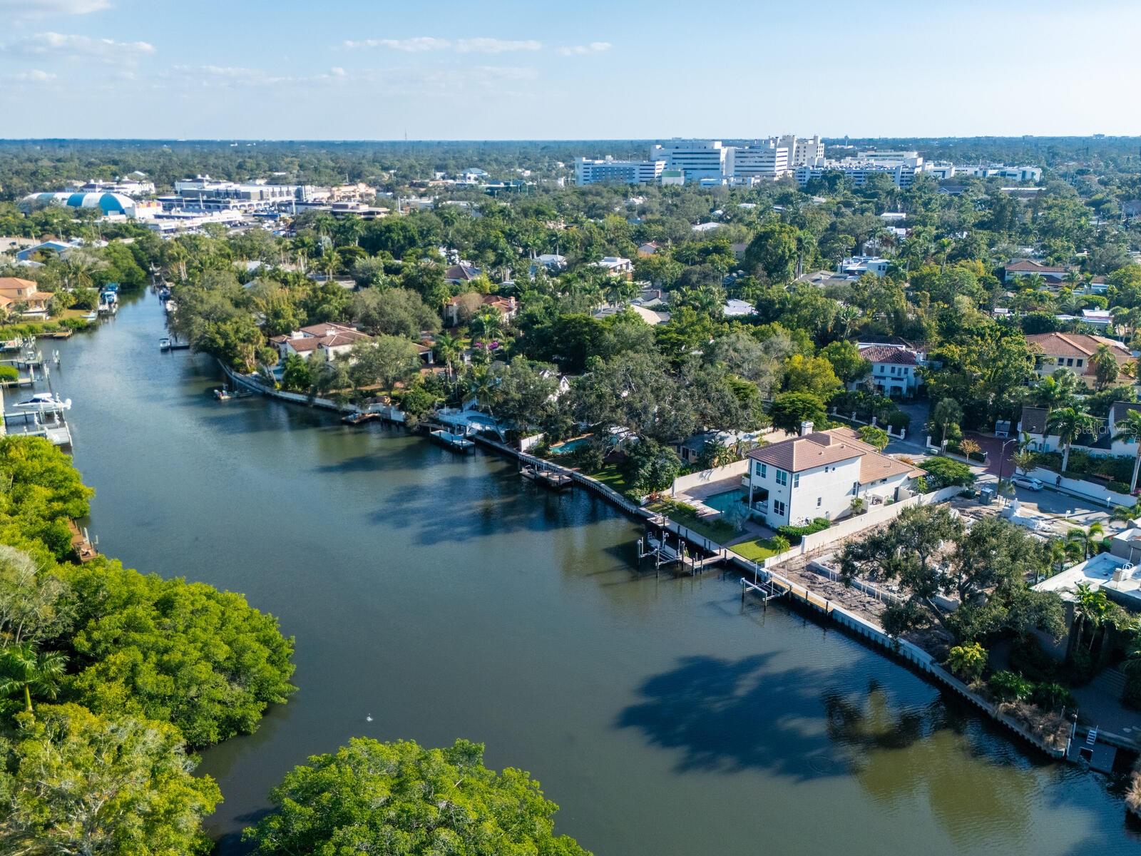 Image 29 of 32 For 1821 Lincoln Drive