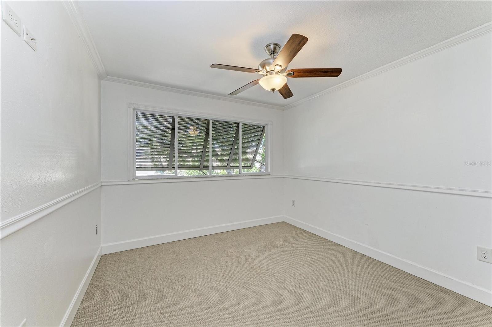 Listing photo id 18 for 13963 Lake Point Drive