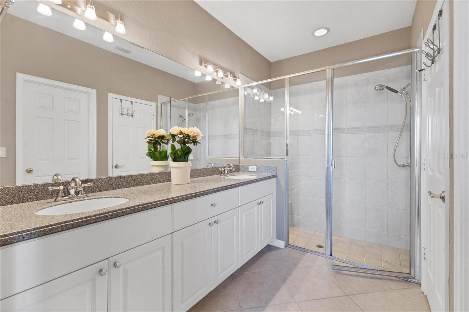 Image 20 of 71 For 165 Padova Way 15