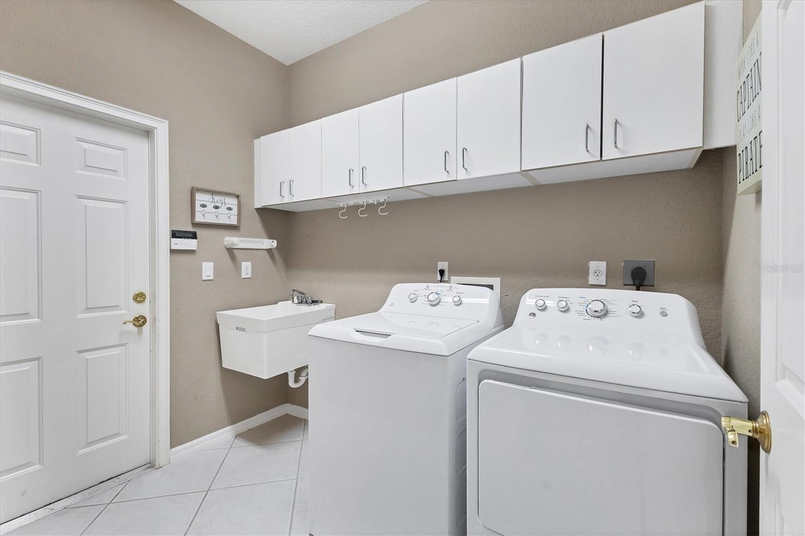 Image 25 of 71 For 165 Padova Way 15