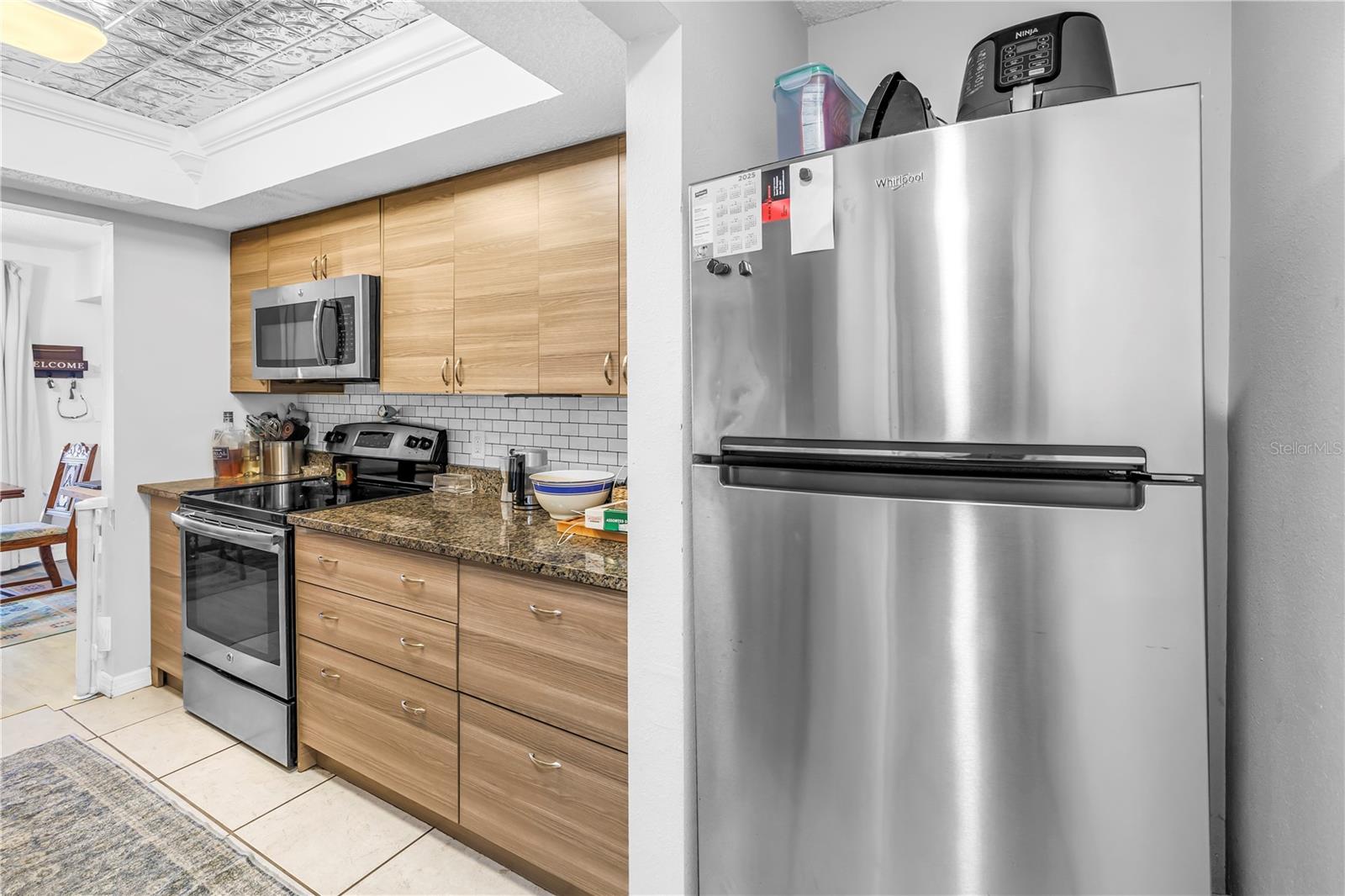 Image 12 of 31 For 4078 Groveland Avenue