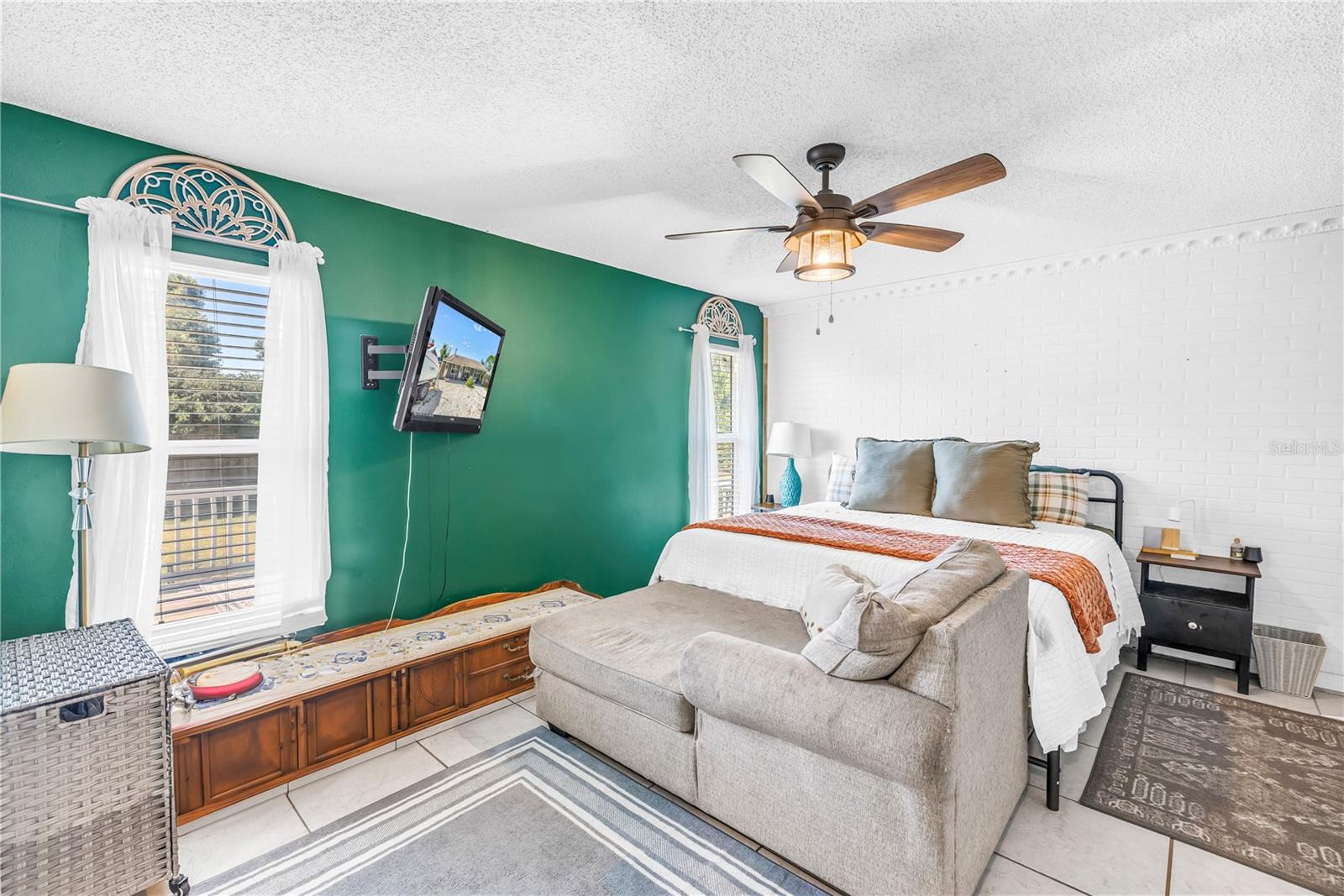 Image 14 of 31 For 4078 Groveland Avenue